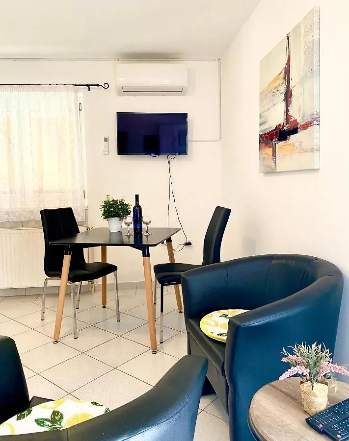 Apartment Ferienwohnung E & E Medulin Kroatien